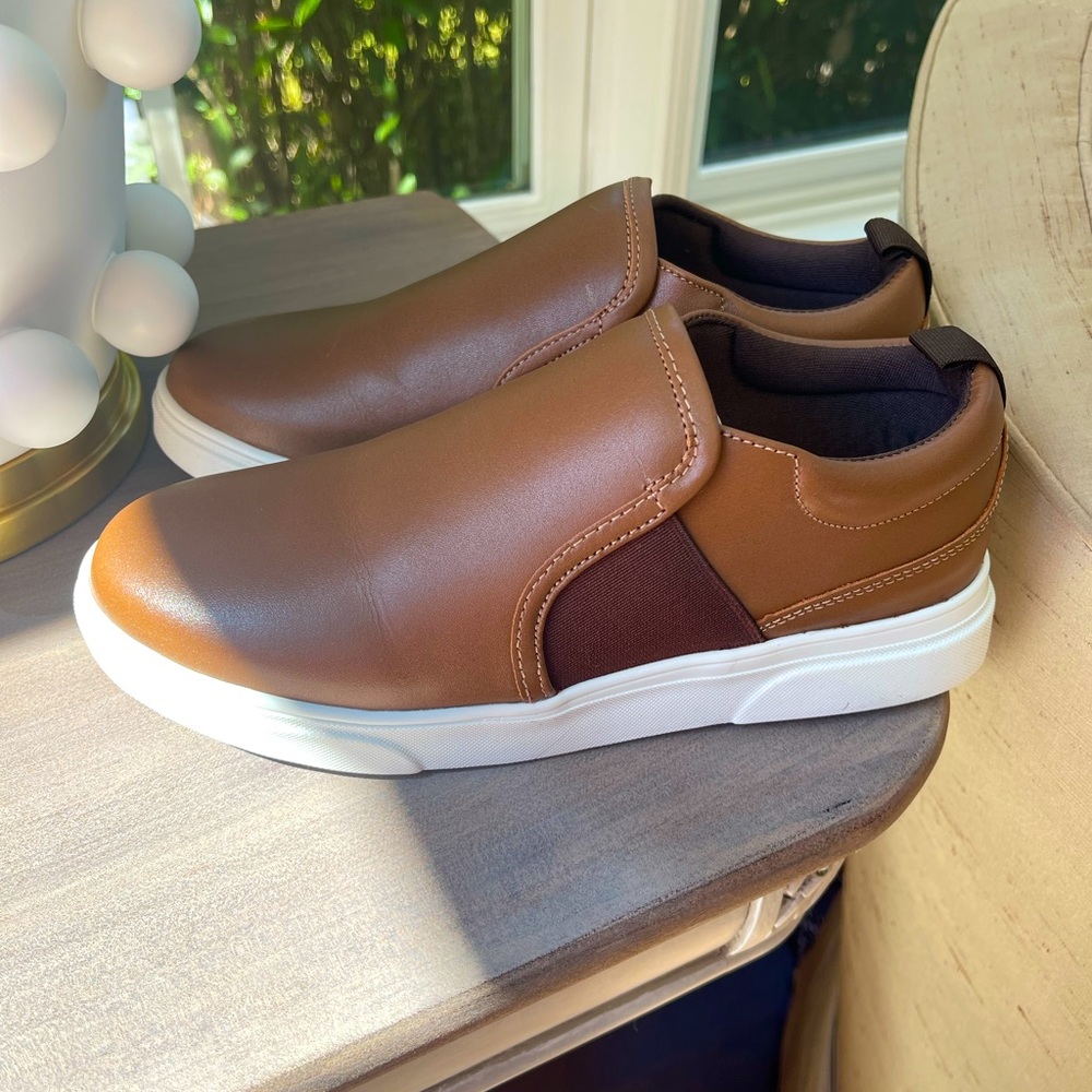 New Boys Steve Madden B-Elliott Slip On Leather Brown Shoes School Shoes